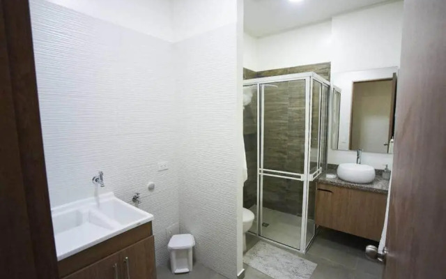 205-HERMOSO APARTA ESTUDIO MODERNO EN Granada