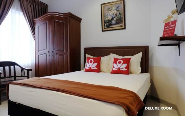 ZEN Rooms Near Alun-Alun