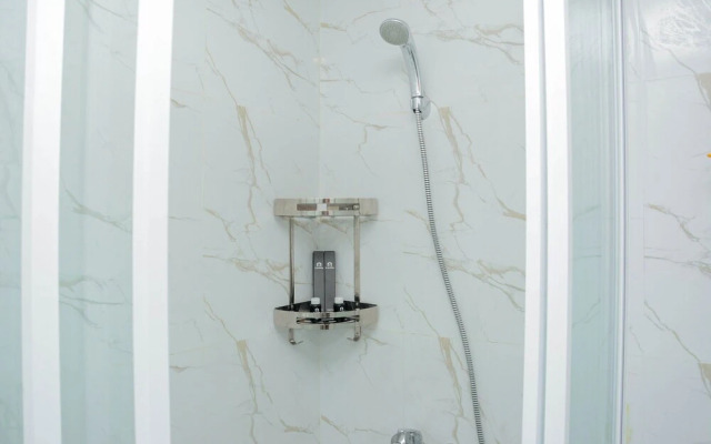 Barclay South Tower 2BR Apartment @ Grand Kamala Lagoon