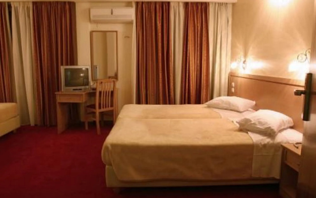 Golden City Hotel - Image 3