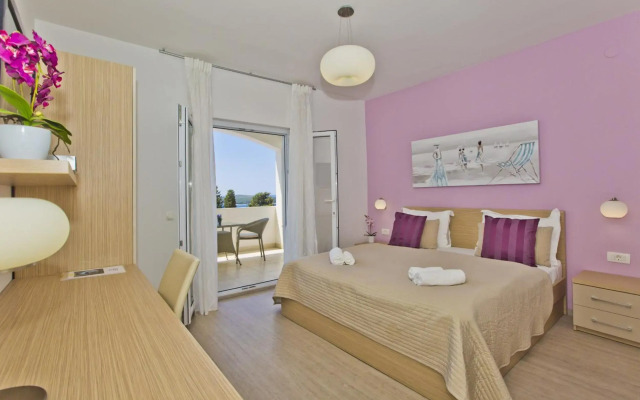 Violeta Hvar