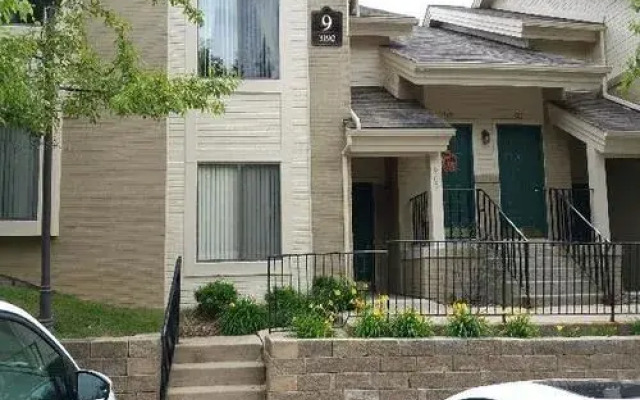 River Oaks Apartments
