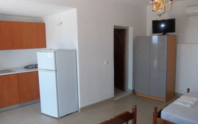 Zacharo Rooms Thirasia