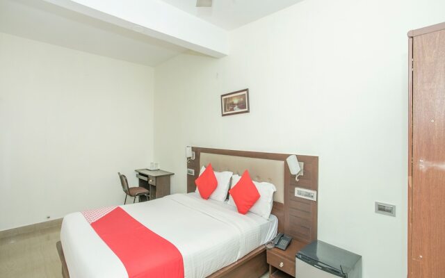 OYO 13170 Sky Suites