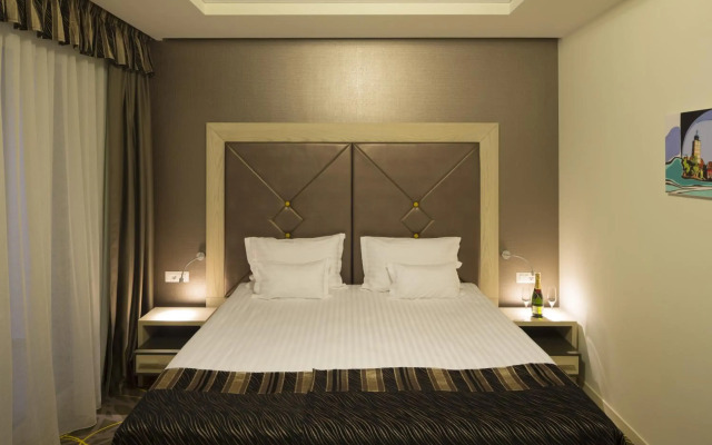 Exclusive Hotel & More
