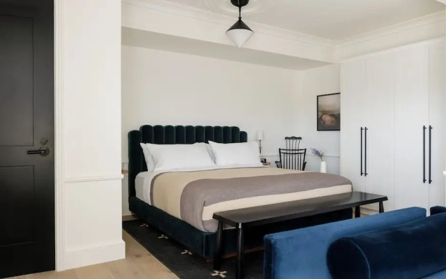 Longfellow Hotel