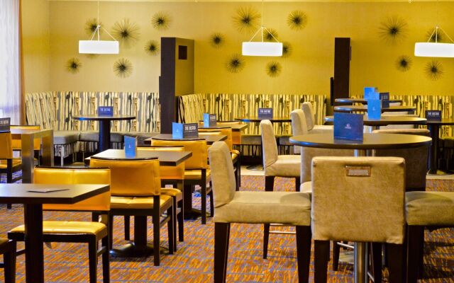 Courtyard By Marriott Vanderbilt-West End