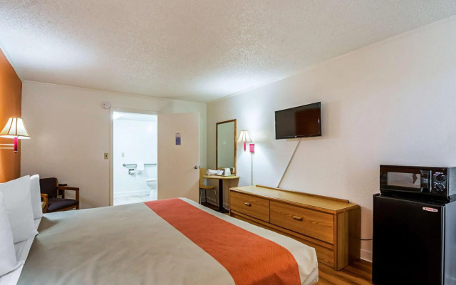 Motel 6 Perry, GA