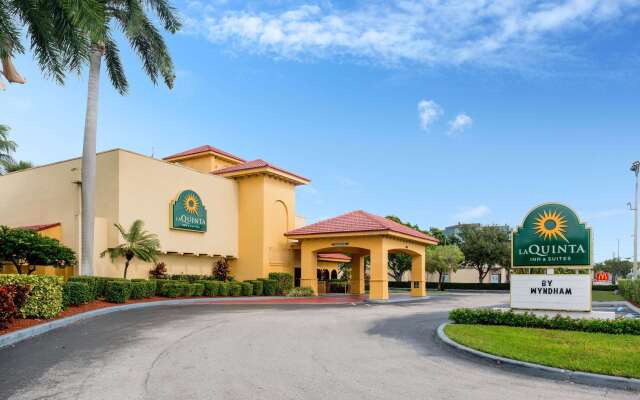 La Quinta Inn & Suites by Wyndham Ft Lauderdale Cypress Cr