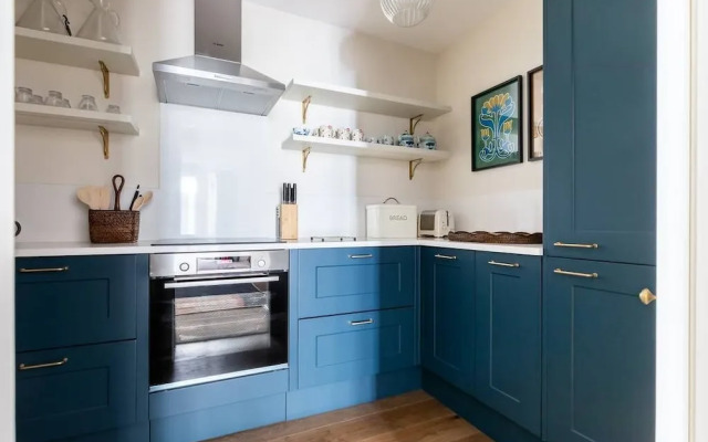 Tite Street IX by Onefinestay
