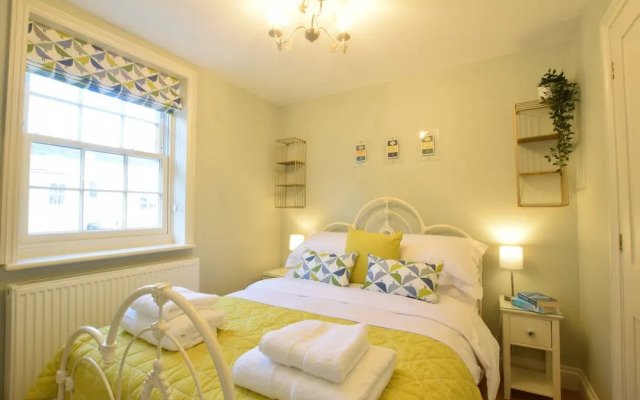 11 Crabbe Street, Aldeburgh