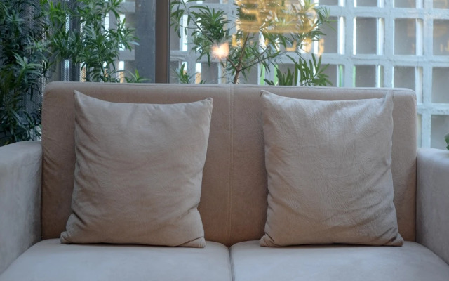 Sans Hotel RG Living Jogja by RedDoorz