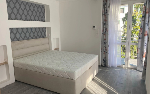 Tip-Top Apartmenthouse