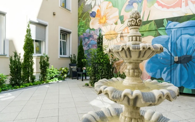 Secret Garden Apartment by Renters