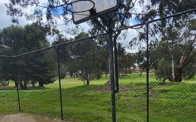 Magdala Motor Lodge & Lakeside Restaurant