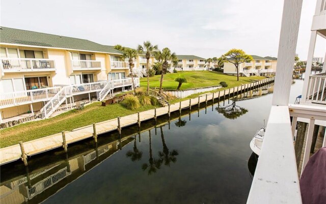 Sandpiper Cove Canal by Holiday Isle