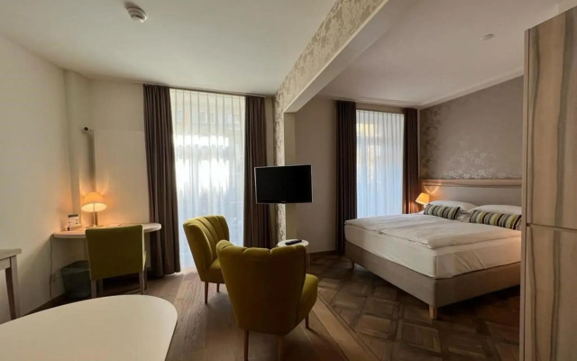 PLATZHIRSCH ZÜRICH - Downtown Boutique Hotel & Sushi Lounge