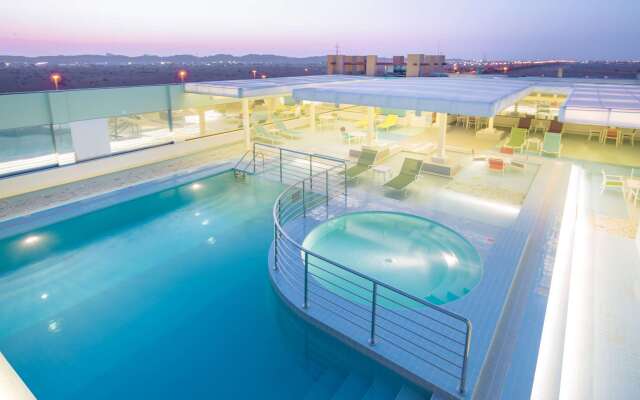 Ayla Bawadi Hotel & Mall