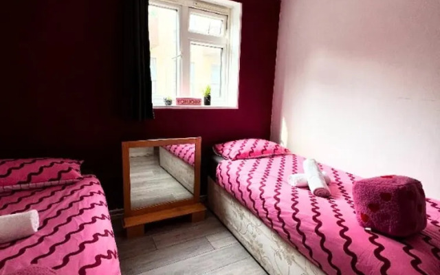 City Centre London Apartment With 4 Bedrooms