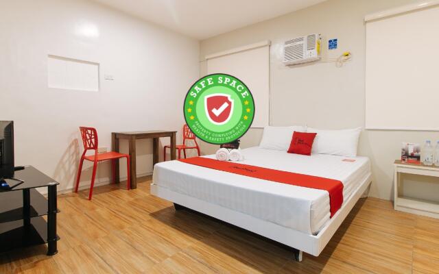 RedDoorz @ Golite Old Albay - Hostel