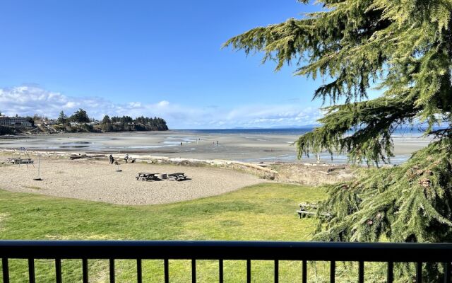 Sea Edge Beachside Hotel