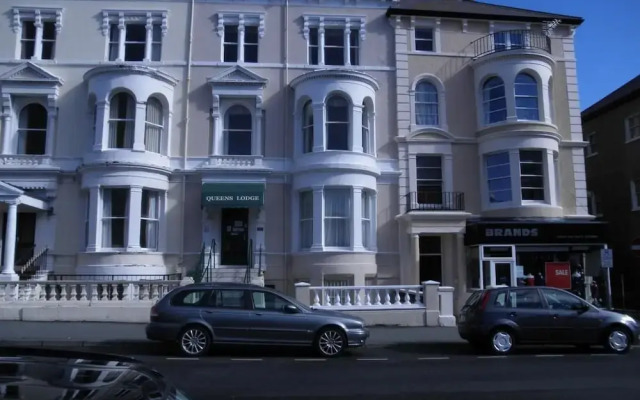 Queens Lodge