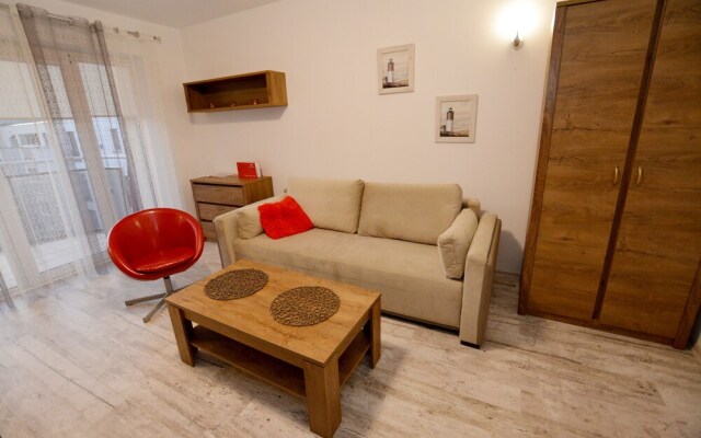 Golden Sun Apartments-Port