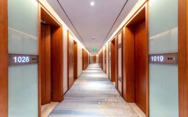Huayun Hotel