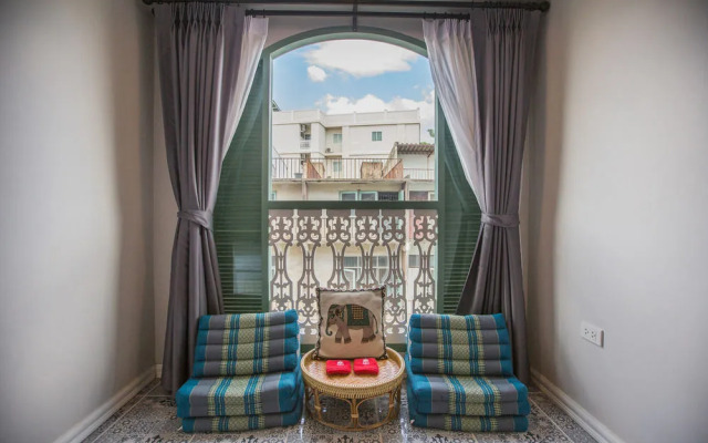 ZEN Rooms Manee Nopparat Soi 1