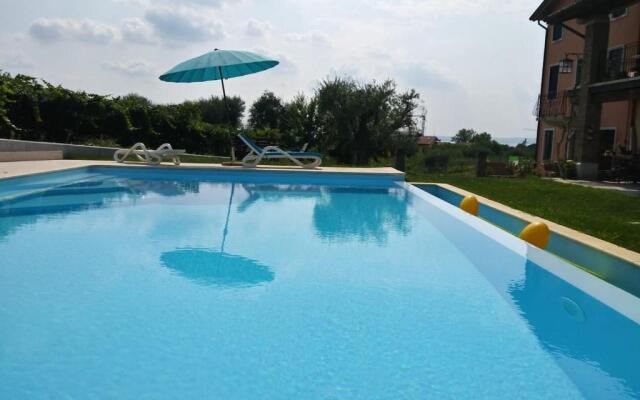 Residence Tasso Canossa - appartamento con piscina