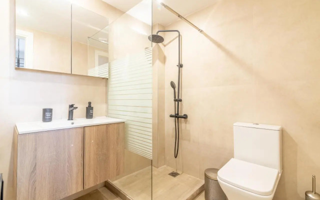 Elegant Suite 1 Near the Beach