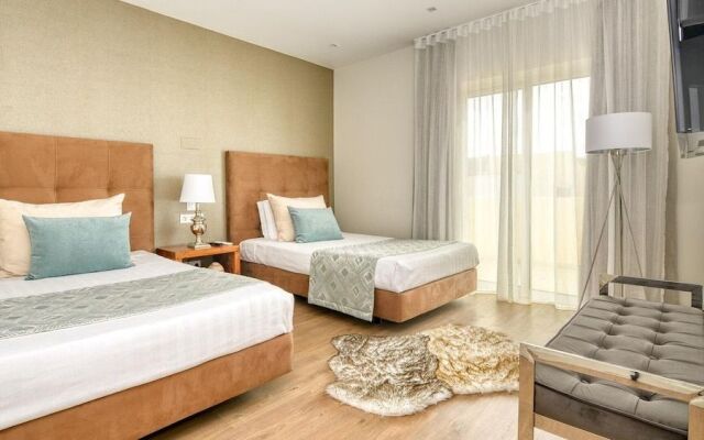 10 Bed Villa - Pool - Gym - Garden - Yacht Option