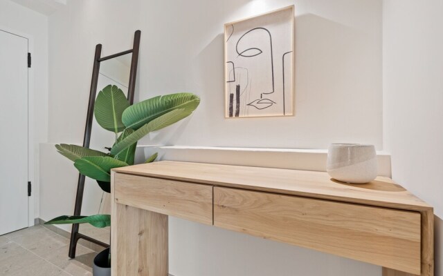Clausen Hideaway Modern Apartment ID211