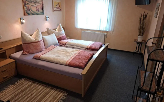 Pension-Ferienwohnungen-Ferienhaus Gwosch
