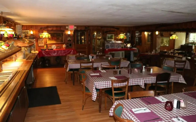 Colonial inn