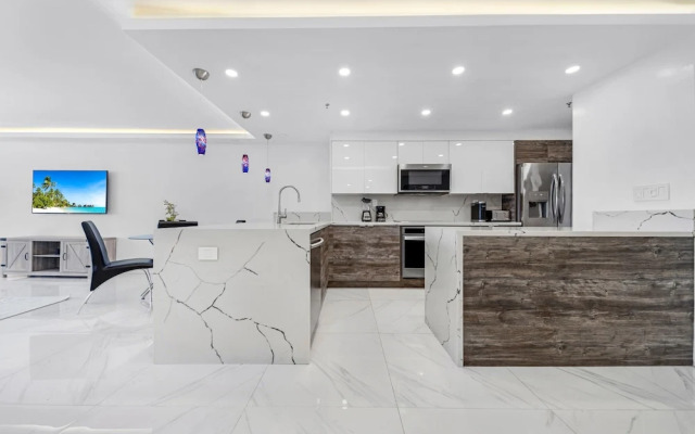 Serene and Modern Apartment Centrally Located