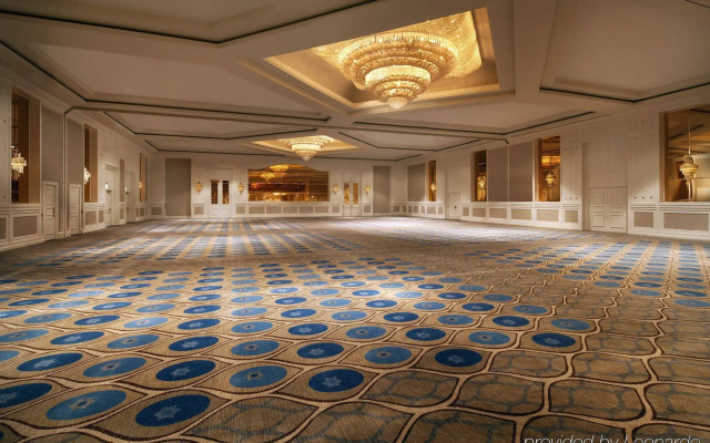 Sheraton Universal Hotel