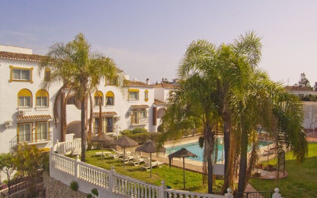 Spacious 2 bed holiday apartment in Calahonda