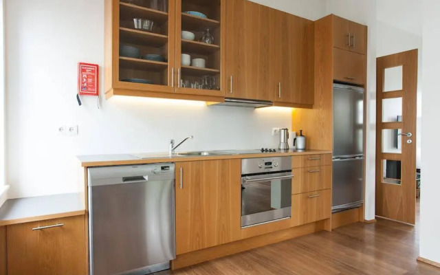 Mengi Apartments