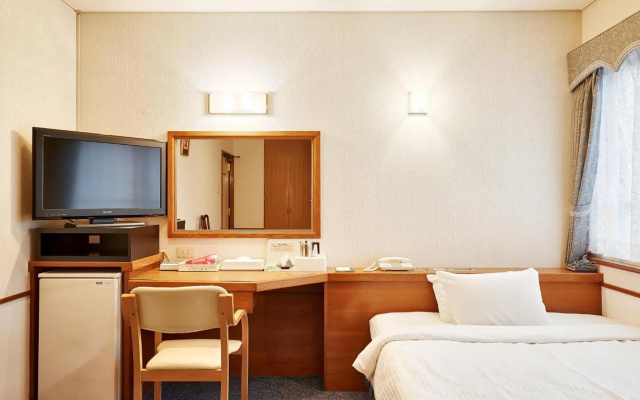 Crown Hotel Okinawa – Guest Rooms – Okinawa
