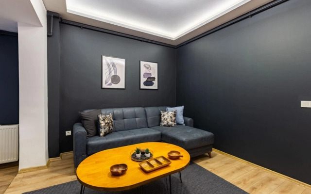 Missafir Distinguished Flat With Backyard in Sisli