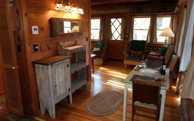 Lake Lucerne Treehouse