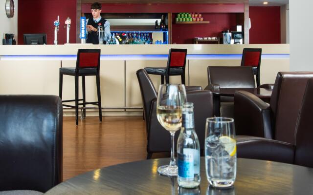 Holiday Inn Express Swindon - West by IHG