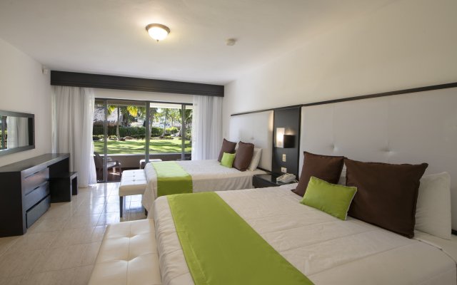 Viva Wyndham Dominicus Beach Resort — All Inclusive