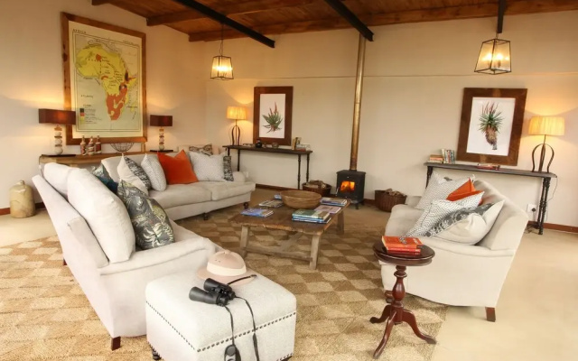 Fugitives' Drift Lodge
