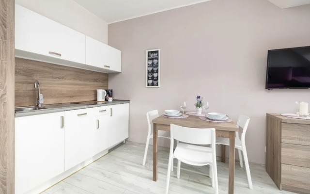 Nadbrzeżna Apartament by Renters