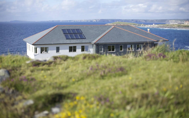 Lewinnick Lodge