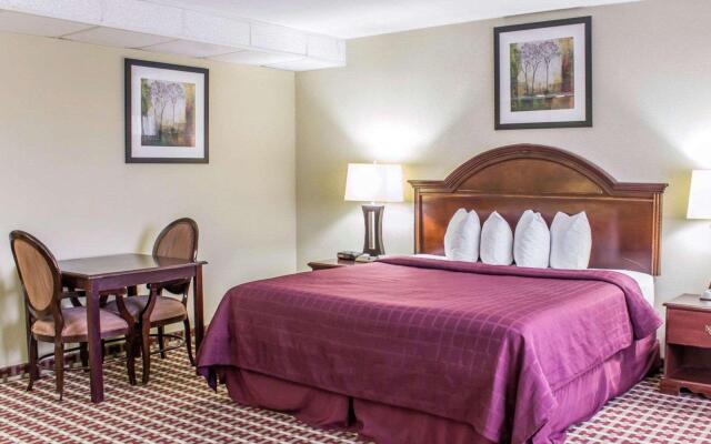 Rodeway Inn & Suites