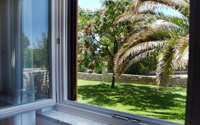 Bright Apartment in Zambratija