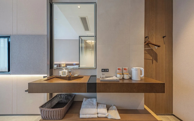 Guangzhou Tianhe Taikoo Hui Rezenxuan Hotel